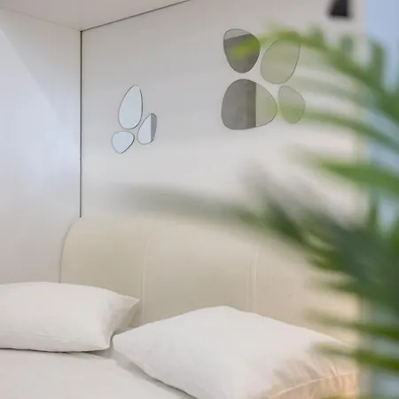 Twins Apartment *